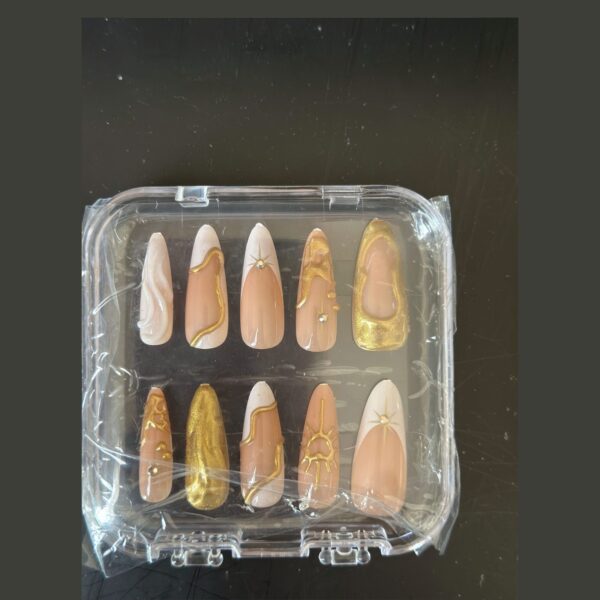 Almond shape-Press on Nails