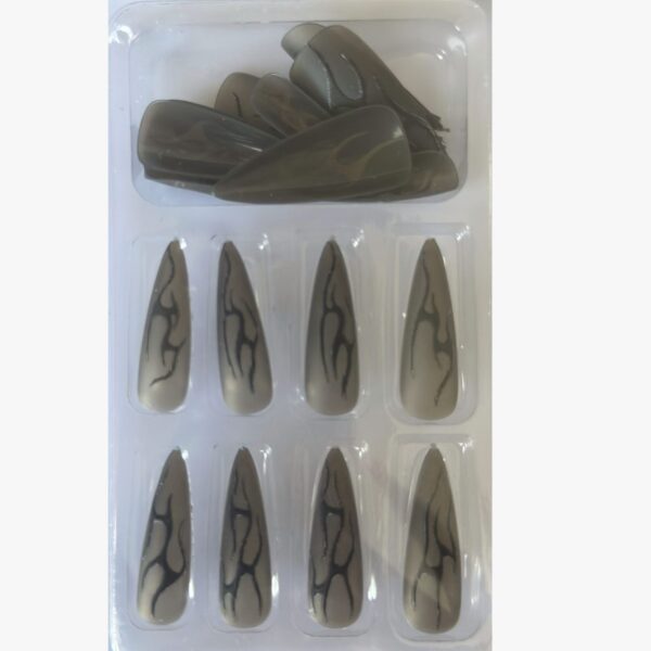 Stiletto shape-Press on nails