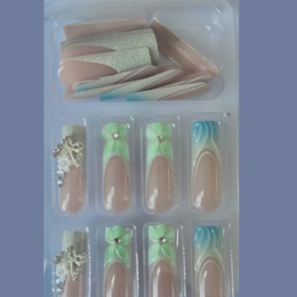 Untitled design (8) Square shape-Press on nails with Diamonds and studs